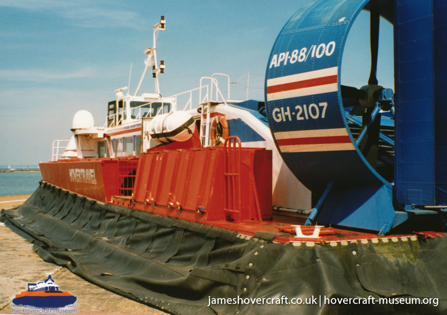 AP1-88 hovercraft promotional day by BHC -  (credit: The <a href='http://www.hovercraft-museum.org/' target='_blank'>Hovercraft Museum Trust</a>).